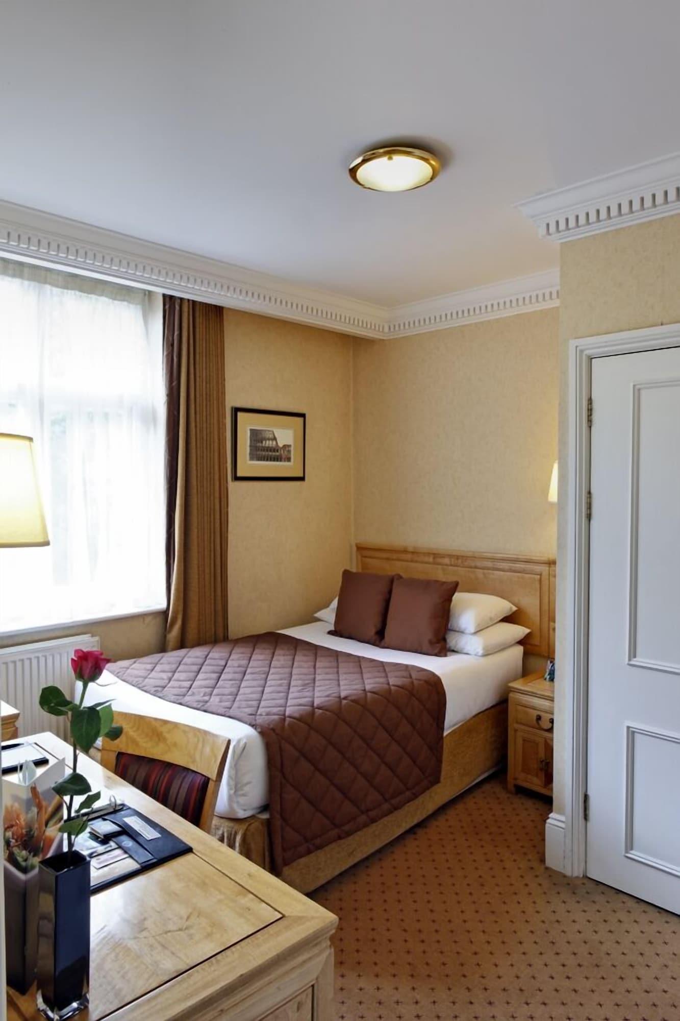 Отель Grange Buckingham 4*