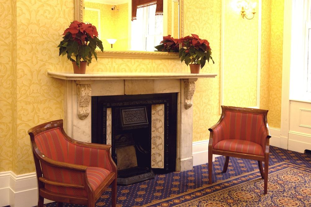 Отель Grange Buckingham Лондон
